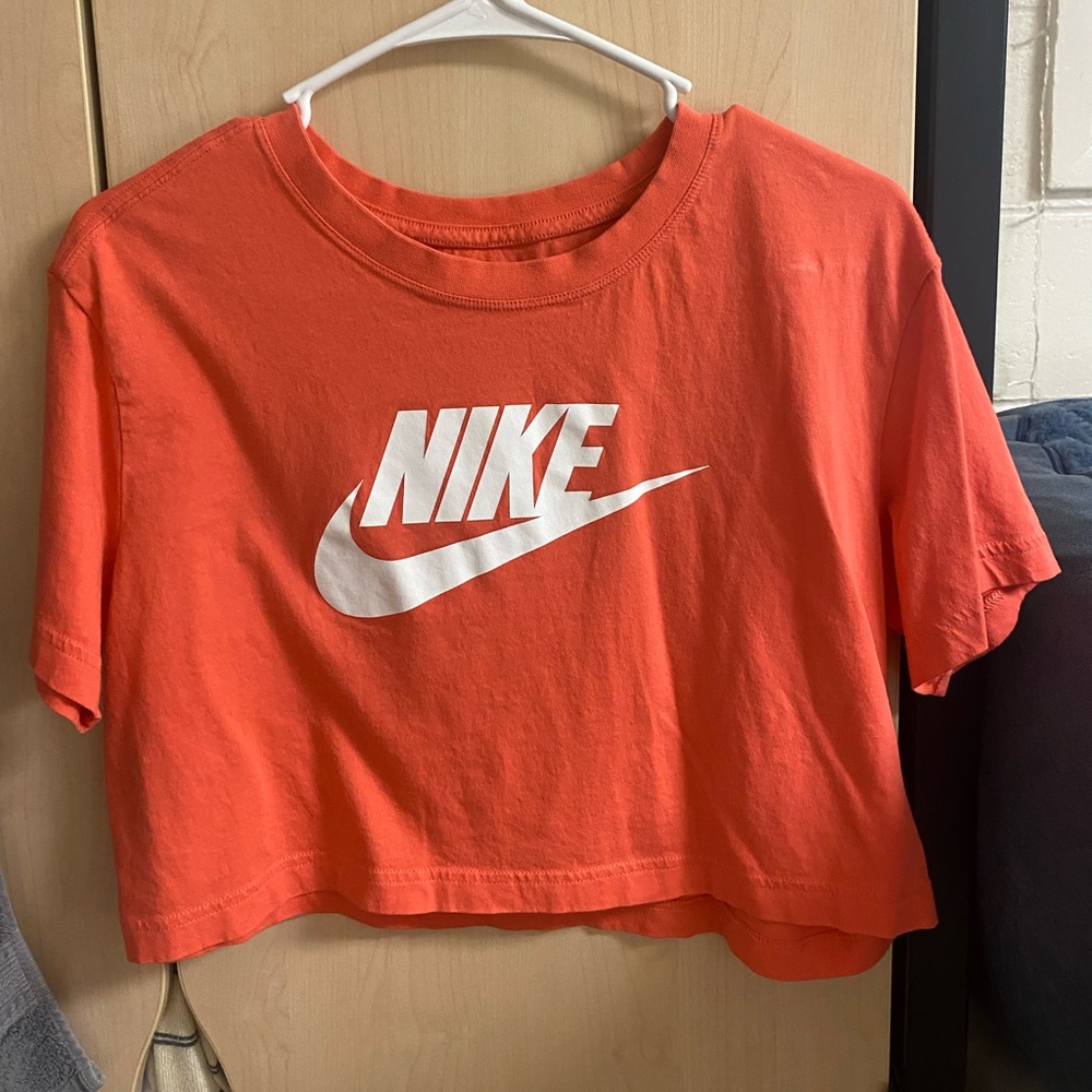 nike crop top
